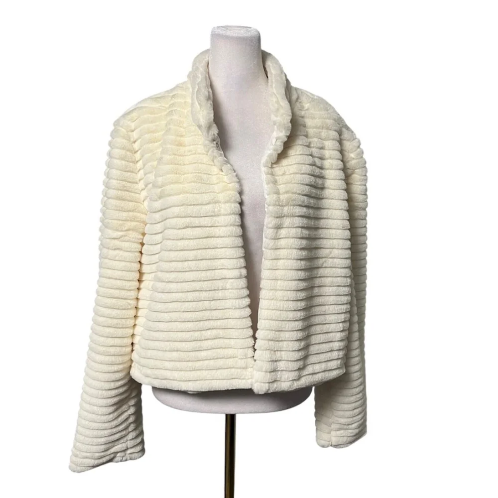 Betsey Johnson Ivory Off White Faux Fur Coat Shrug Size Large NWOT